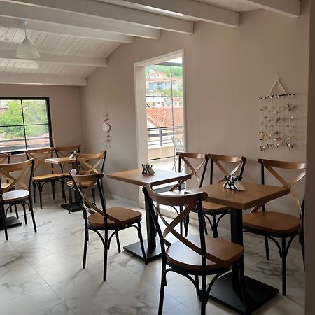 Small Hotel Ora Pogradec Ngoại thất bức ảnh