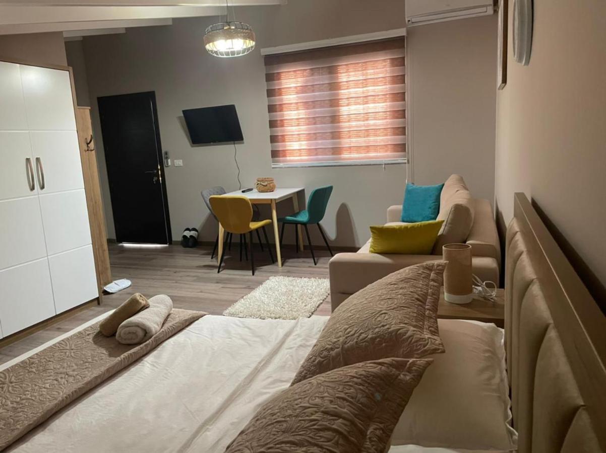 Small Hotel Ora Pogradec Ngoại thất bức ảnh
