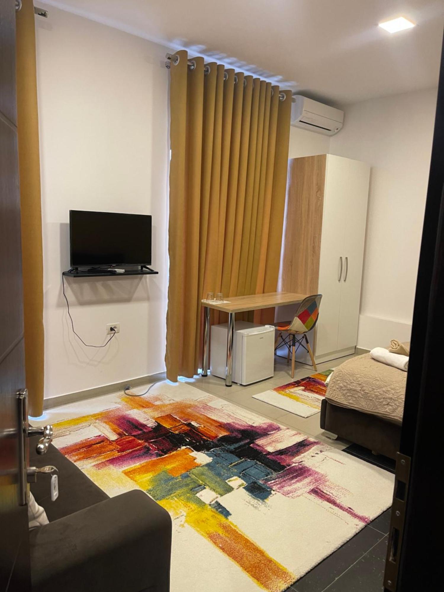 Small Hotel Ora Pogradec Ngoại thất bức ảnh